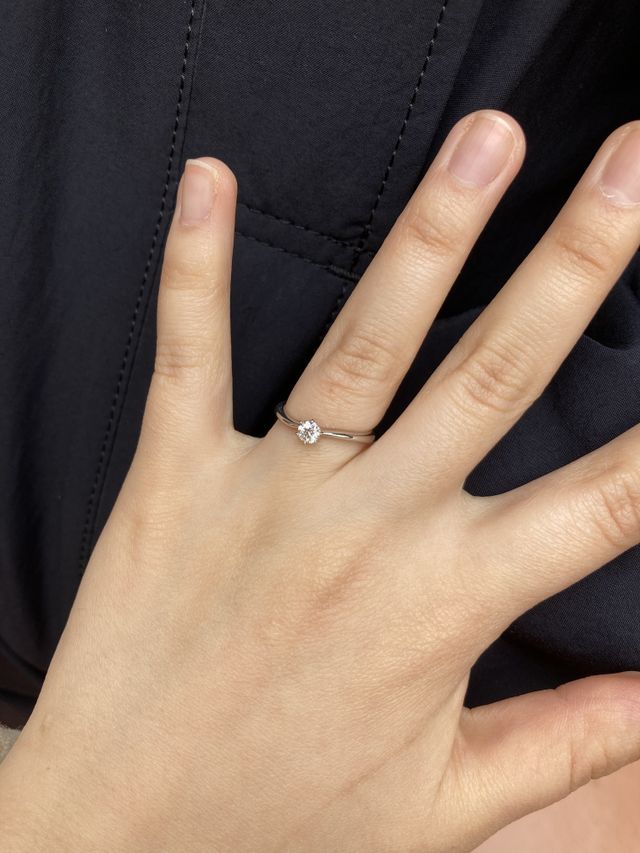 8号の結婚指輪、ダイヤモンドは上位クラスのものです。