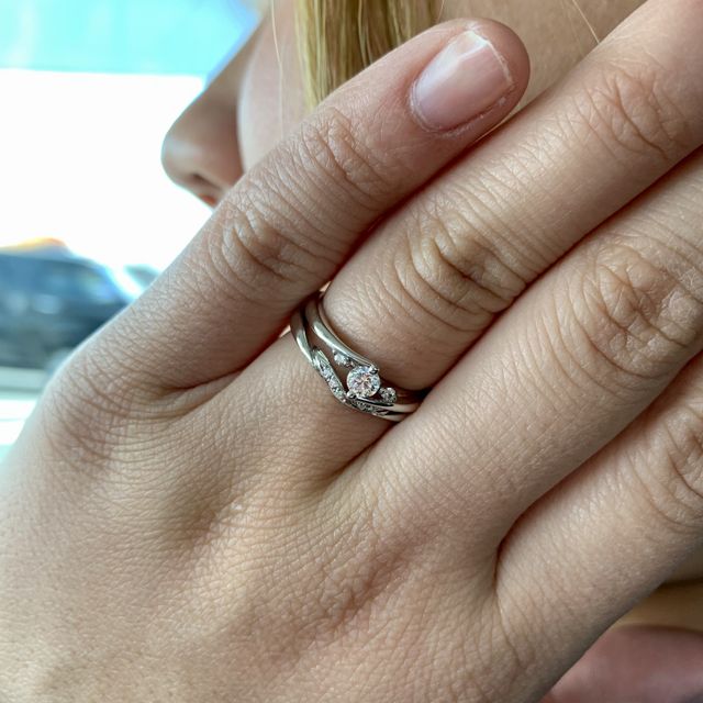 女性用はこんな感じ
エンゲージもコラ二ーのフリージアです。