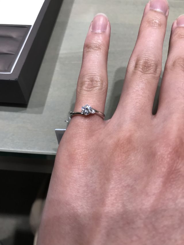 指輪検討時に自分でつけてみた写真