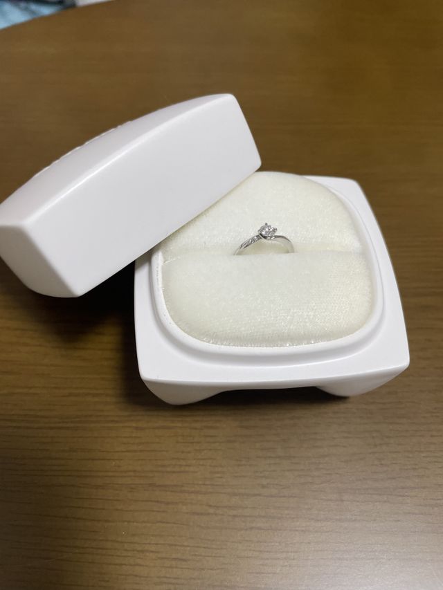 ケースは追加料金を払って高級感のあるものにしました。