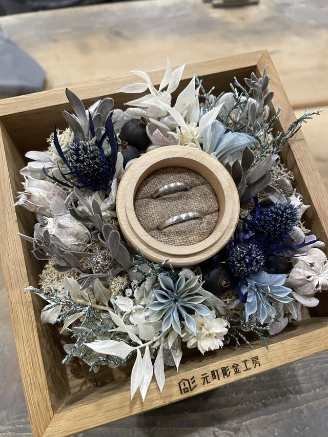 お店の方との会話も楽しみながら指輪作製をさせて頂きました。