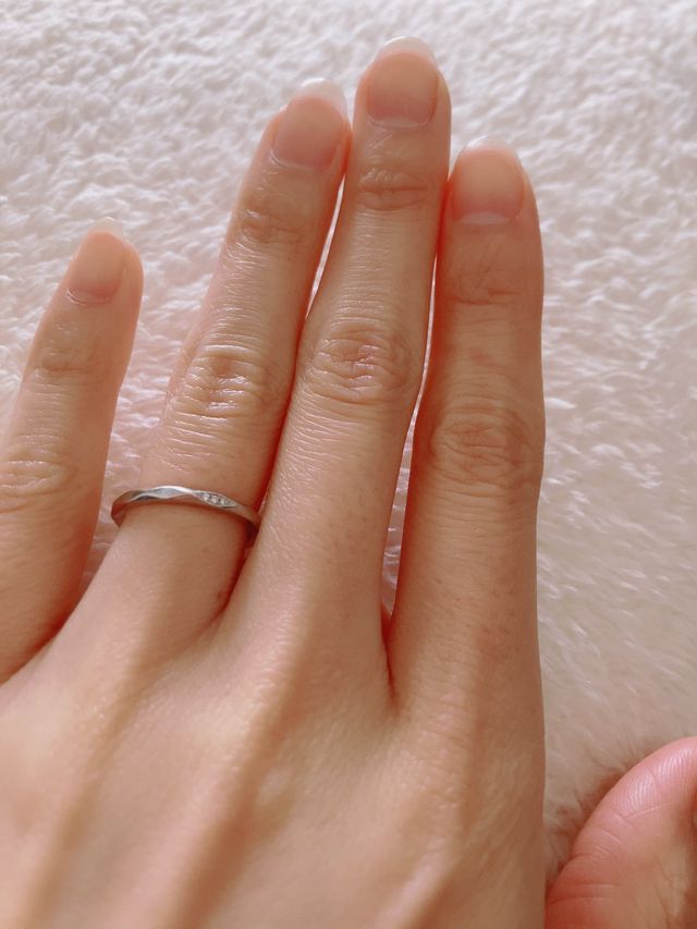 個性的なカットなのにシンプルでとても付け心地が良い