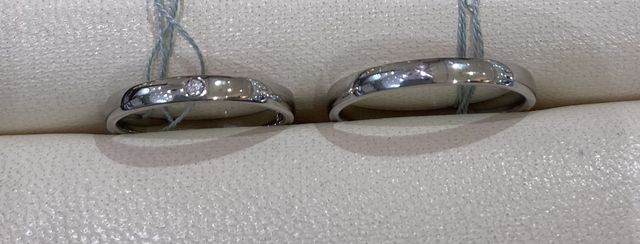 結婚指輪らしい指輪です。