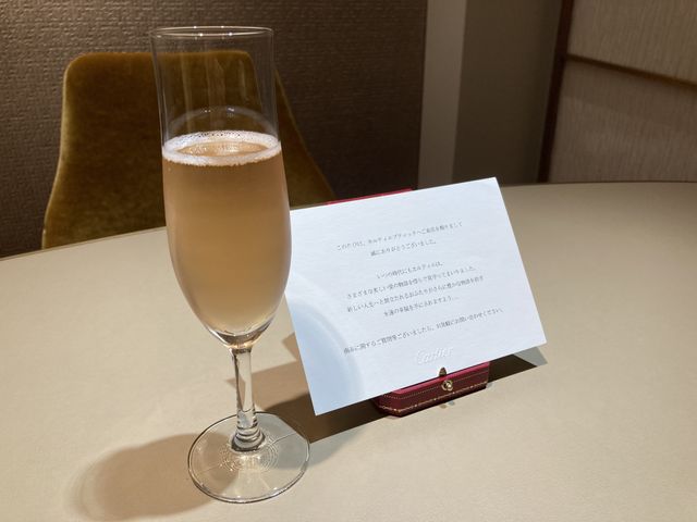 ブライダルフェア枠で購入したのでシャンパンが付いてきました