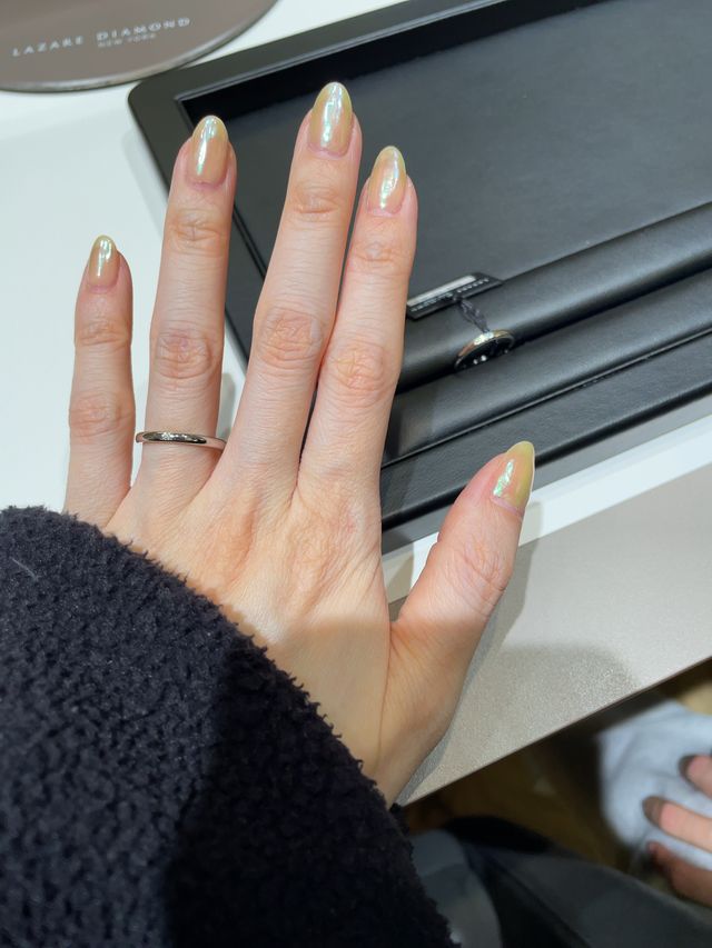 シンプルなストレートにダイヤモンド