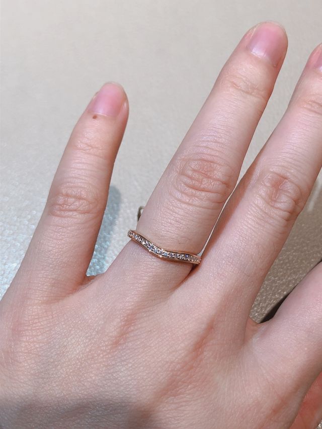 バレリーナシリーズのダイヤ付きです