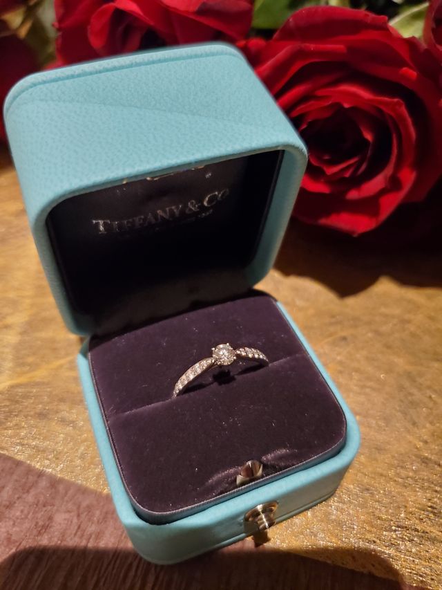 プロポーズしてもらった後に撮った写真です。