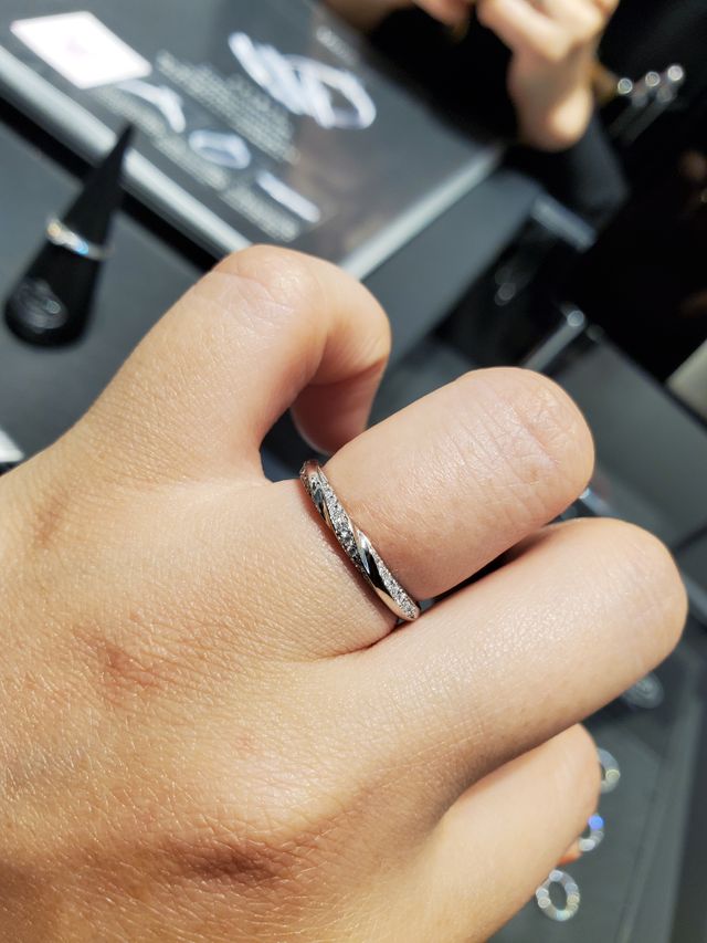 3連になっている指輪です。