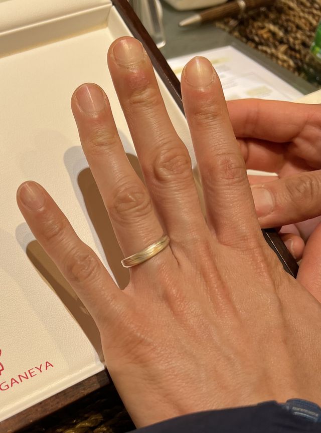 こちらのストレートのタイプが好みでした。杢目の模様が素敵です