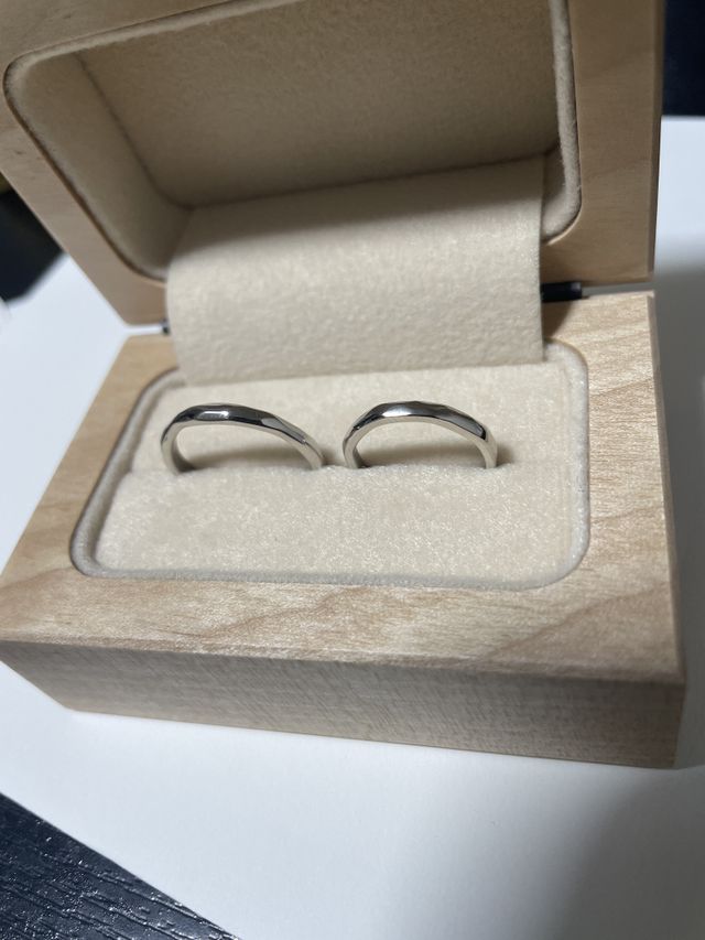 木の箱に入って届きました。