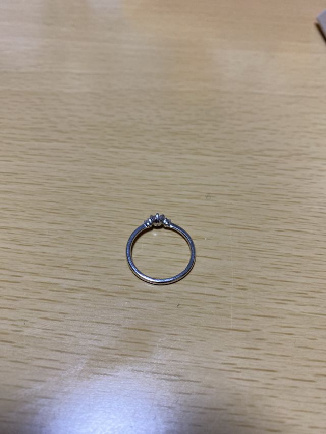 購入して出来上がった指輪を自宅で撮った写真です。