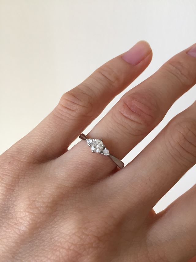 4°Cブライダルにて購入 サイドストーンタイプ