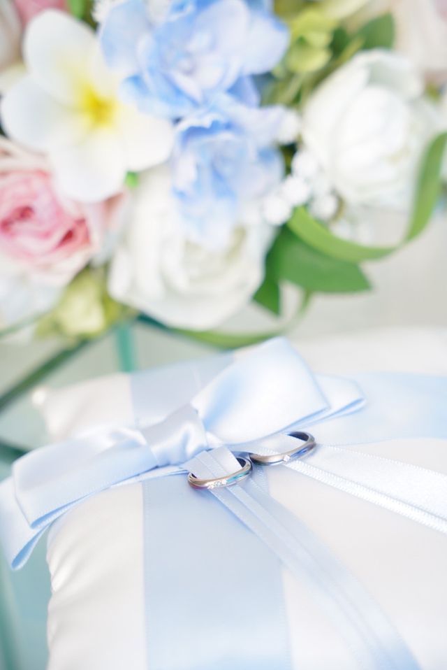 フォトスタジオのリングピローでカメラマン撮影