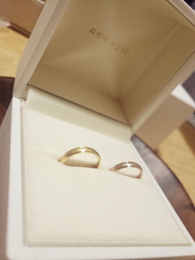 色合いと一つ一つ丁寧に作られるデザインが気に入ってます!