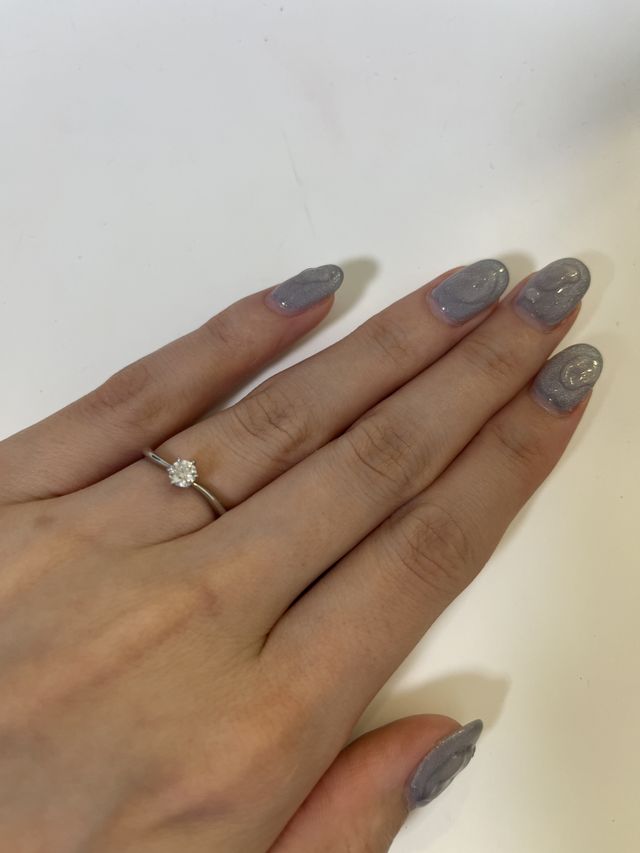 手が細身の方はすごくおすすめのデザインです