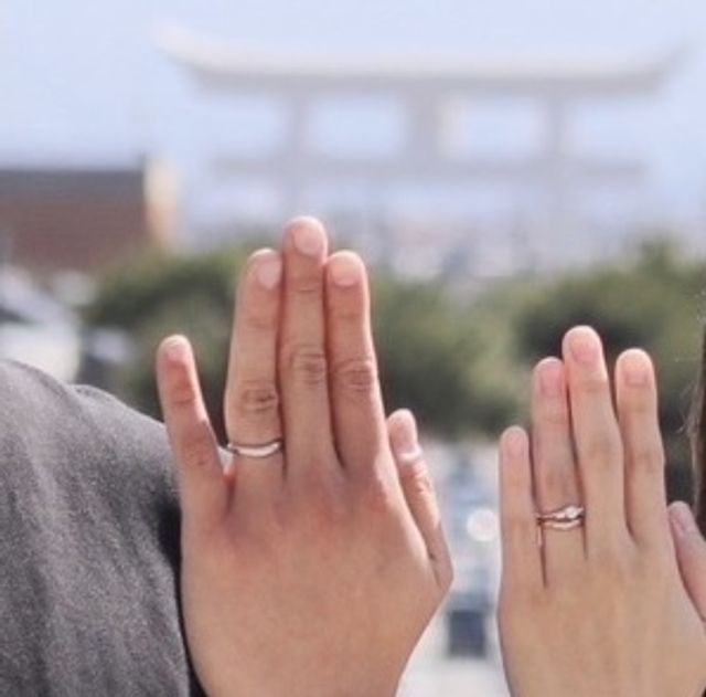 出雲大社の鳥居をバックに撮ってくださいました