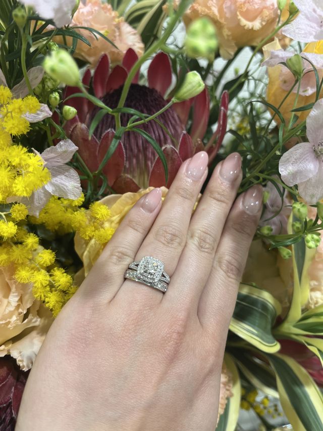 エンゲージとマリッジを重ねて付けました。