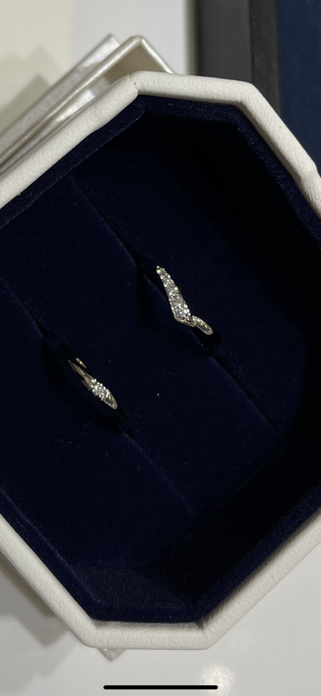 v字デザインとウェーブデザイン