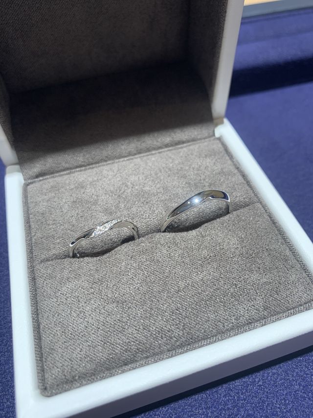 ダイヤモンドの輝きも上品に見えてとても可愛いです。