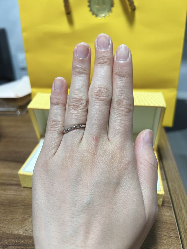 ウェーブがとても指の形にフィットするので素敵です。