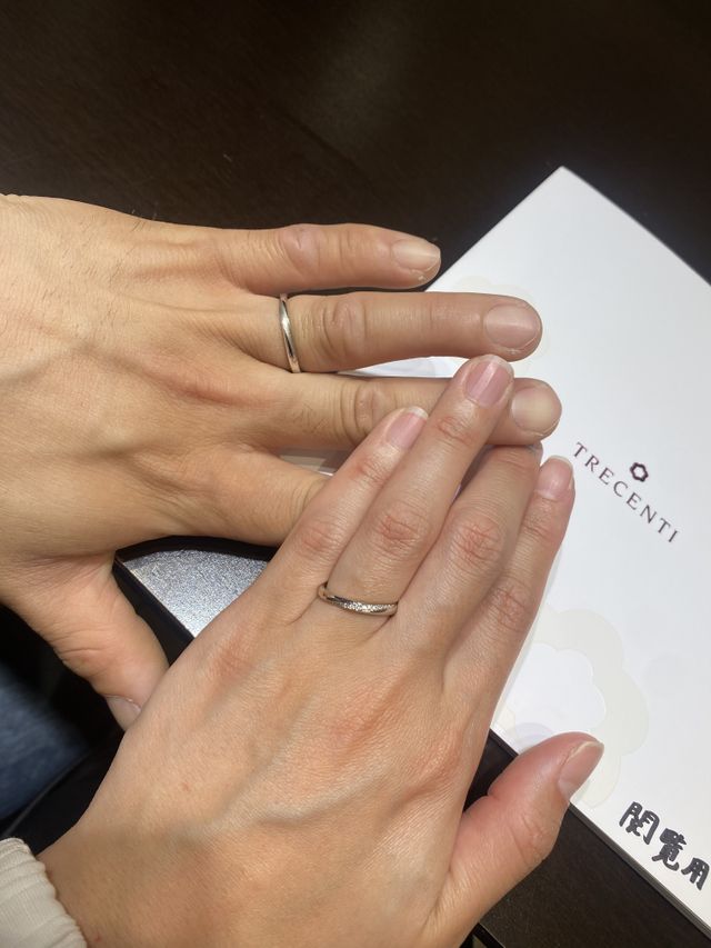 実際に購入した指輪の試着画像です。