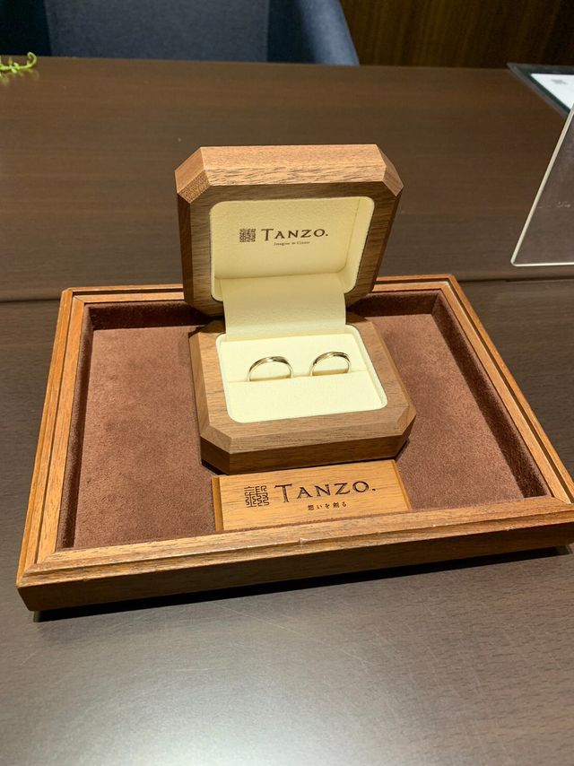 リングと箱です