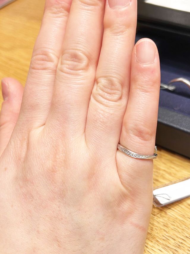 ダイヤの輝きに目を惹かれました。