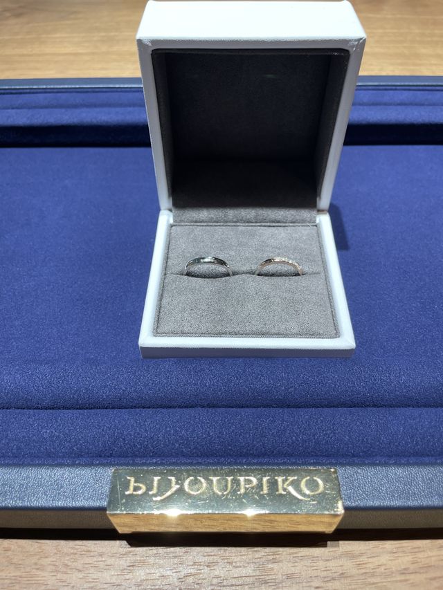 お互いの気に入った結婚指輪が出来ました