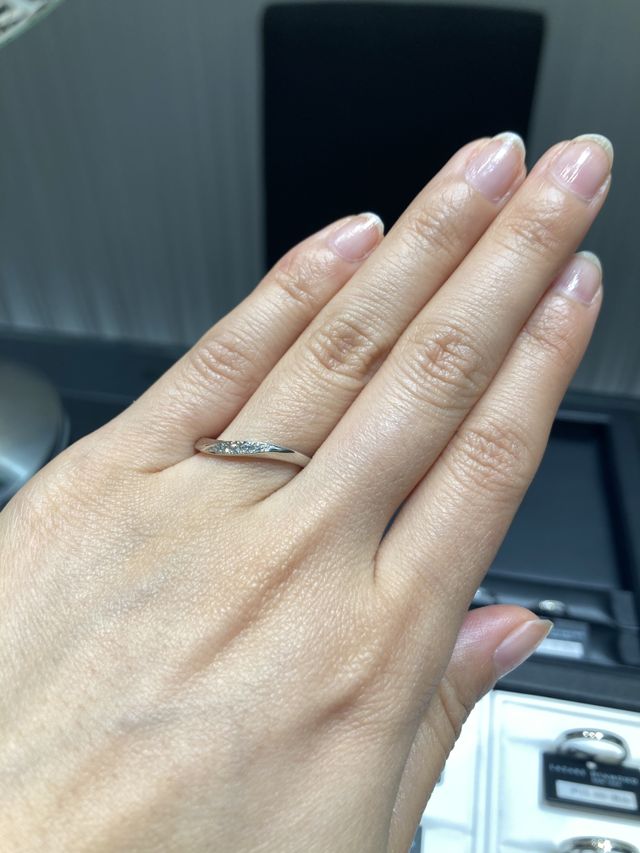 5つのダイヤが入ってる指輪です。