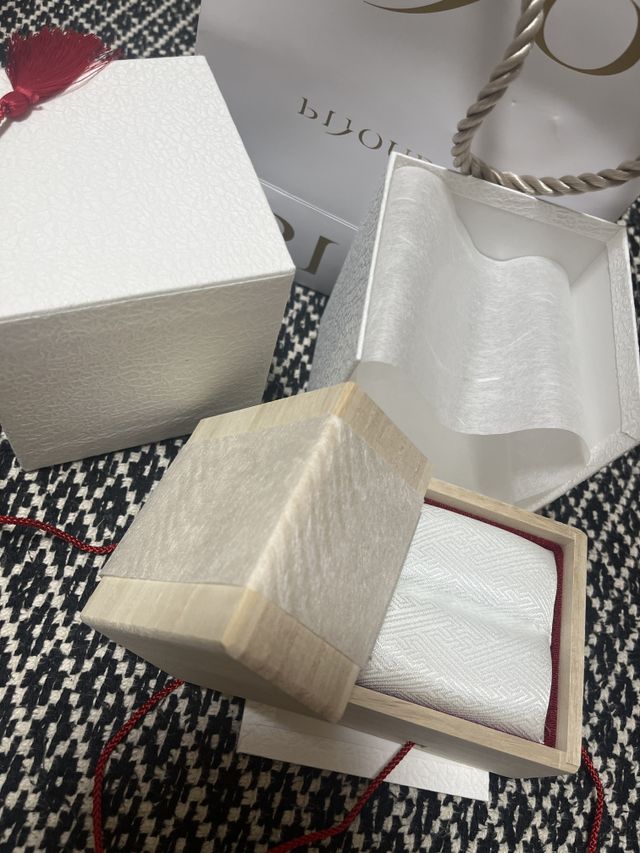 購入時についてきたボックス兼リングピローです