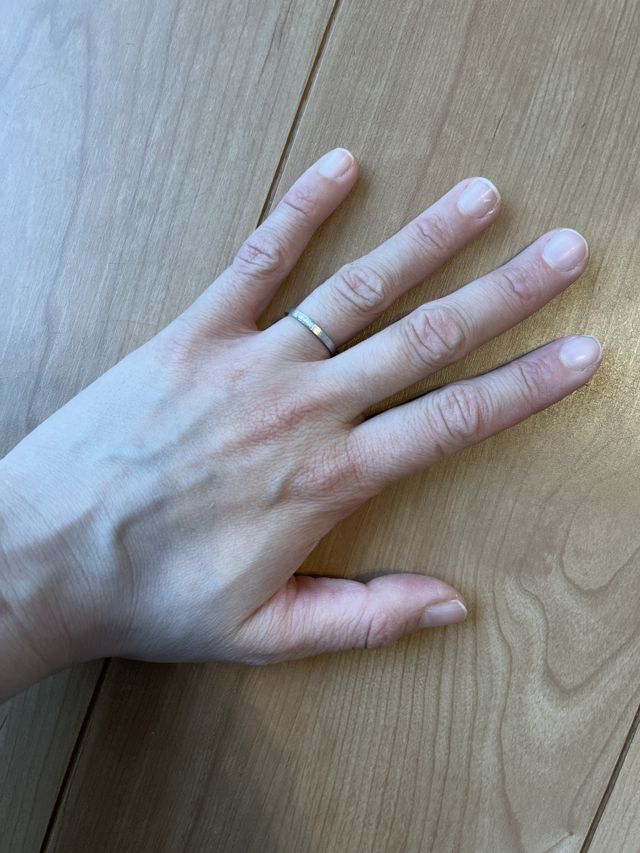 平打ちタイプで
ダイヤモンド3石つけました。