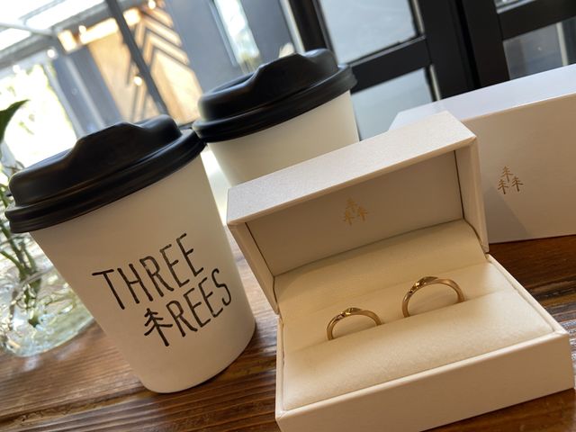 専用の箱に入れてお渡しです。
カフェも併設されています。