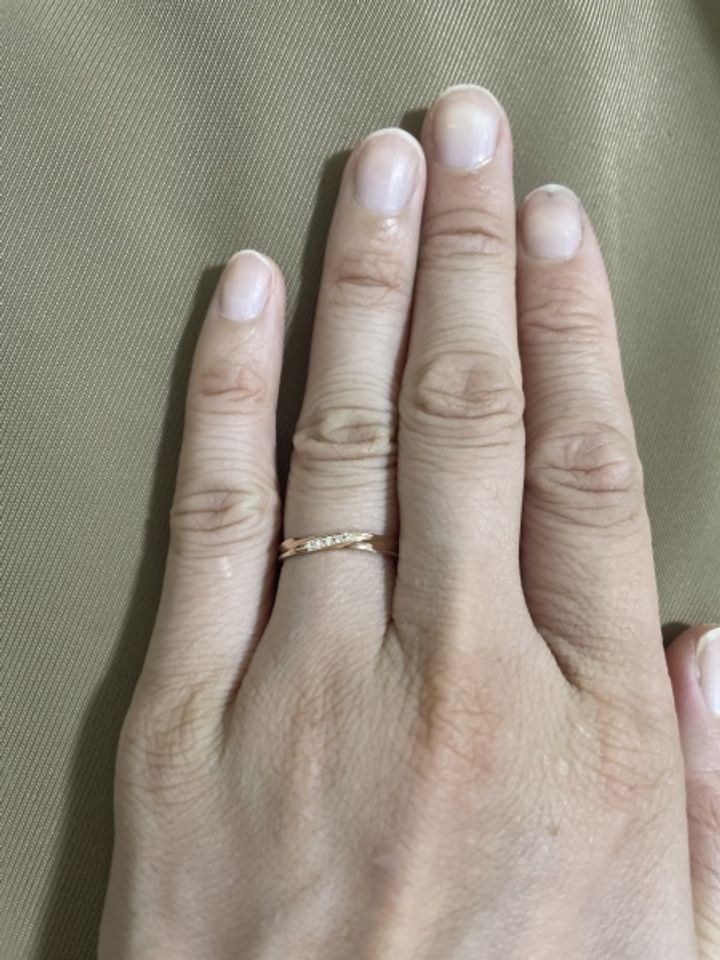 【insembre(インセンブレ)の口コミ】 女性の方は細身でシンプルだけどすごくかわいいです！
ピンクゴールドが好…