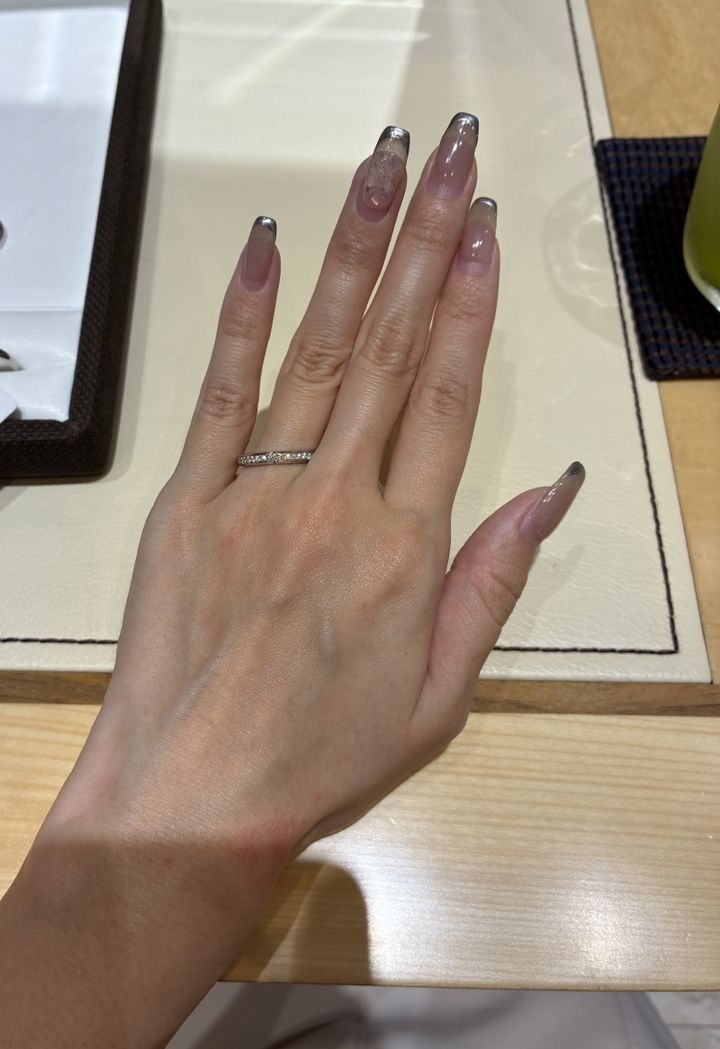 【ラザール ダイヤモンド【取扱店販売】の口コミ】 「アプローズ」はダイヤが贅沢に並んでいて、まばゆい輝きに一目惚れしま…