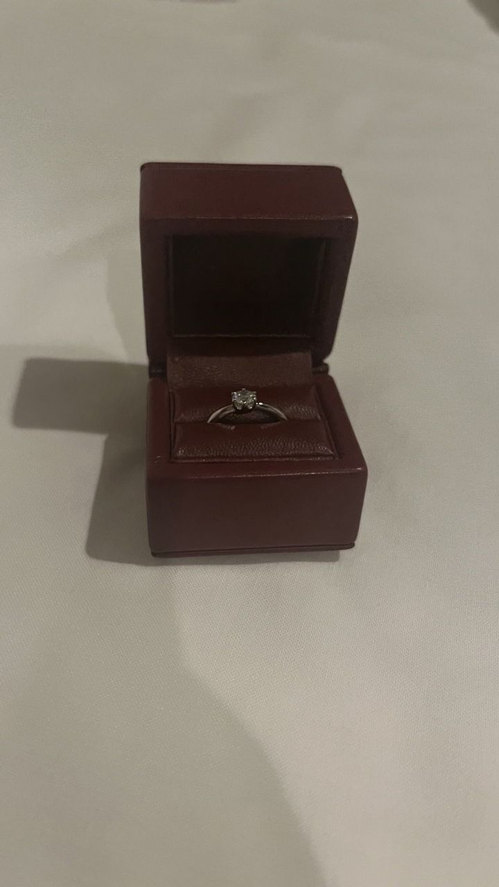 【モニッケンダム(MONNICKENDAM)の口コミ】 シンプルで流行り廃りのないデザインが良いと考え、こちらに決めました。…