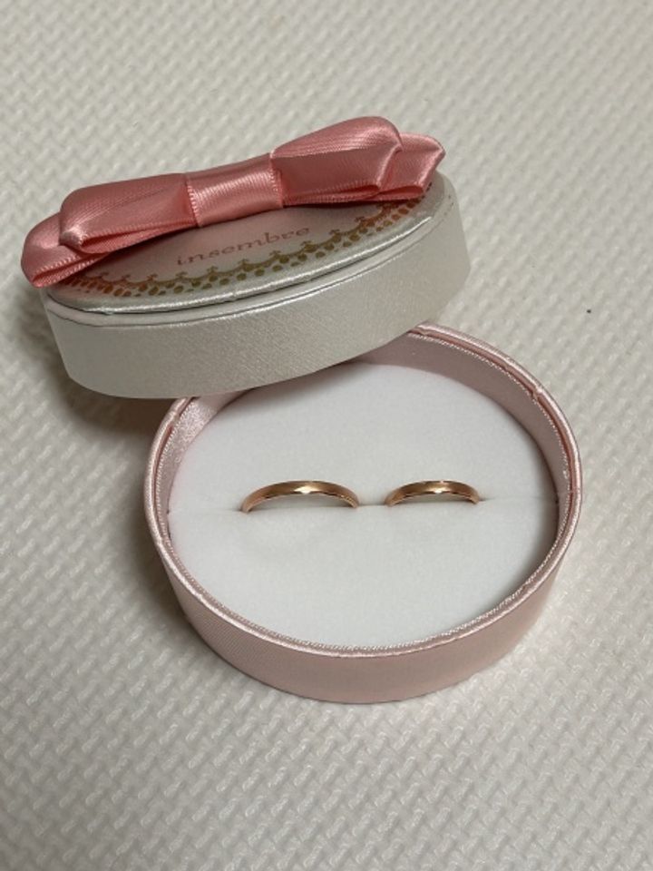 【insembre(インセンブレ)の口コミ】 シンプルですが、少しデザインも入っていて飽きがこないデザインが気に入…