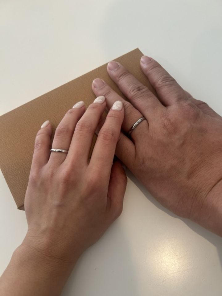 【enishi(エニシ)の口コミ】 毎日つける結婚指輪なので、ゴテゴテのブランドものよりも普段の服装に馴…