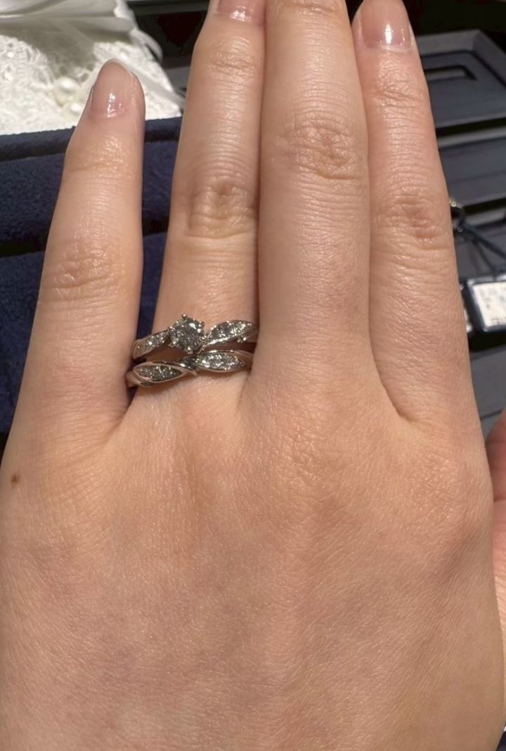 【ROYAL ASSCHER(ロイヤル・アッシャー)の口コミ】 オランダの代表的花であるチューリップをイメージした、新作のデザインが…