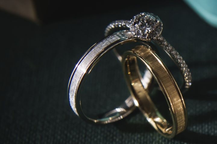 【和光ブライダルブティックギンザの口コミ】 ありそうでないデザイン、傷が目立たないところ、着け心地の良さなど、2人…