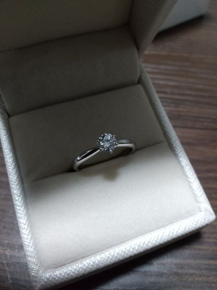 【NONBODY(ノンバディー)の口コミ】 上質なダイヤが1つ置かれていて、シンプルでオシャレなデザインだと思いま…