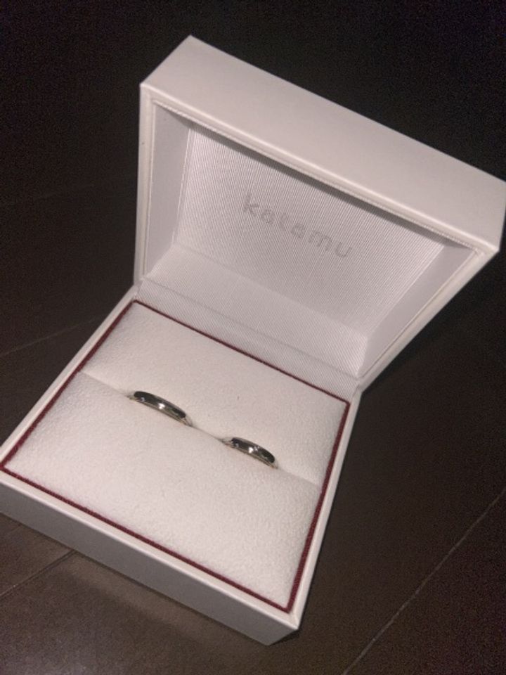 【Katamu(カタム)の口コミ】 内側がピンクゴールドになっていて、肌に馴染んで良いし、付け心地も最高…