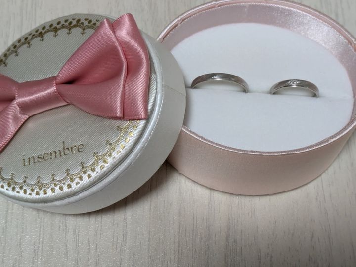 【insembre(インセンブレ)の口コミ】 実物は写真よりも柔らかい光で、普段使いしやすいところが気に入っていま…