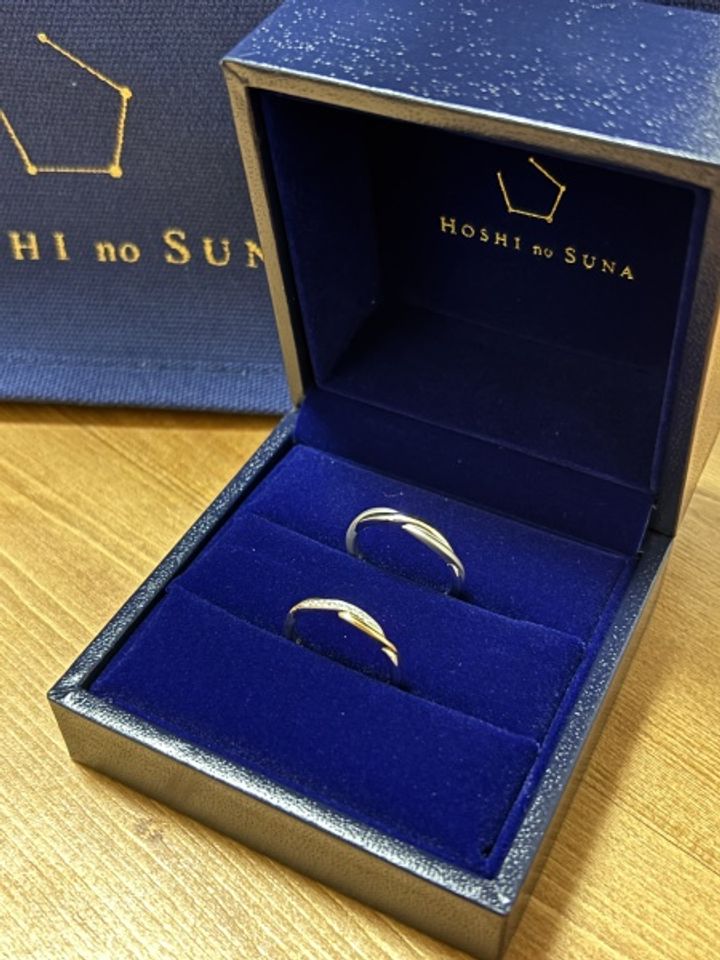 【HOSHI no SUNA 星の砂(ほしのすな)の口コミ】 捻りのデザインとゴールドの華やかさが気に入っています。
派手かなとも思…