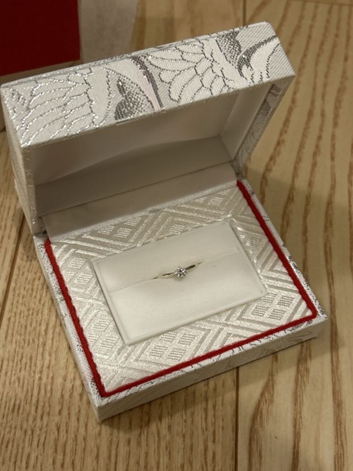 【カオキ　ダイヤモンド専門卸直営店の口コミ】 シンプルなデザインでダイヤモンドがキレイに見えます。価格、ダイヤモン…