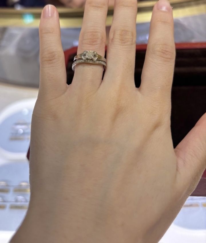 【カルティエ(Cartier)の口コミ】 バレリーナというデザインの婚約指輪です。写真のデザインのほかに、ピン…