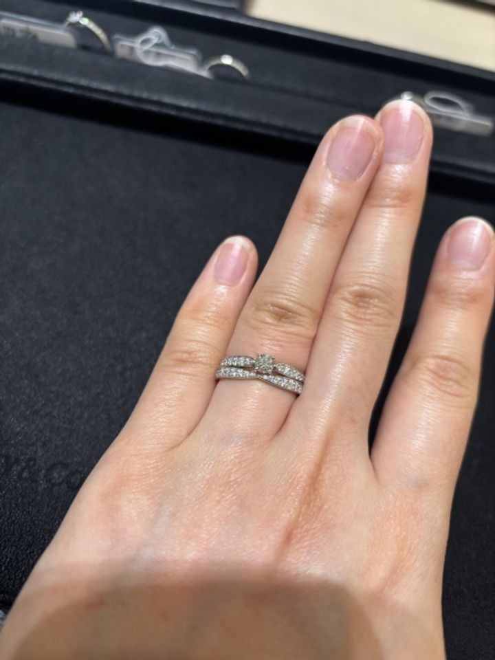 【ティファニー(Tiffany & Co.)の口コミ】 エタニティタイプが気になっていたのと、真ん中が細くなるデザインが気に…