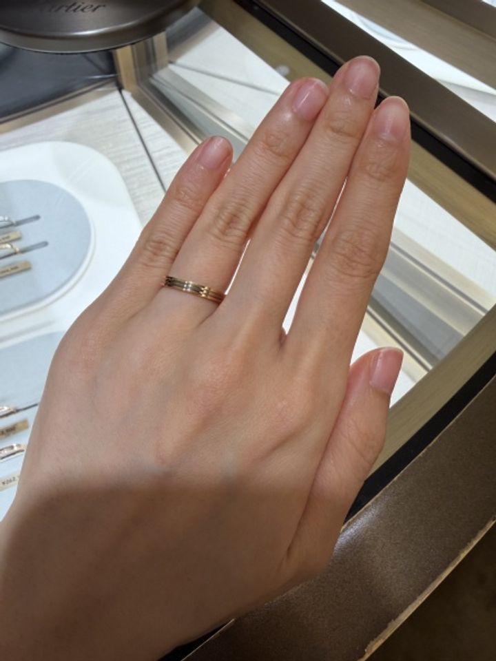 【カルティエ(Cartier)の口コミ】 カルティエの代名詞であるトリニティリングをベースにした、イエローゴー…