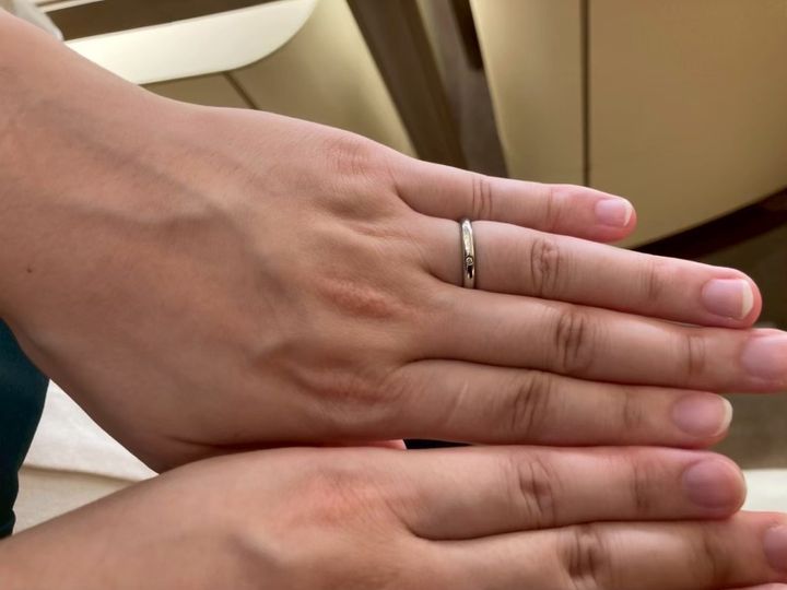 【カルティエ(Cartier)の口コミ】 指輪のデザイン
一つ大きめのダイヤがどんと付いています。リングはシルバ…