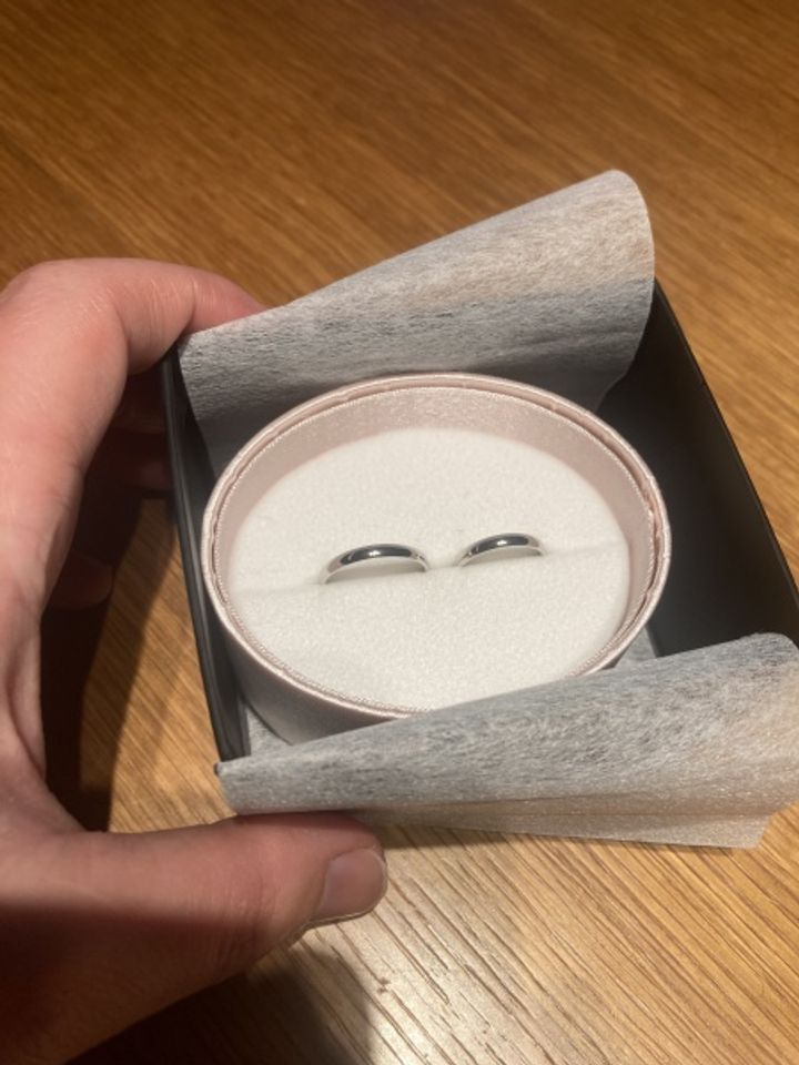 【insembre(インセンブレ)の口コミ】 購入場所は神戸で探していたので三宮に店があり助かりました。シンプルで…