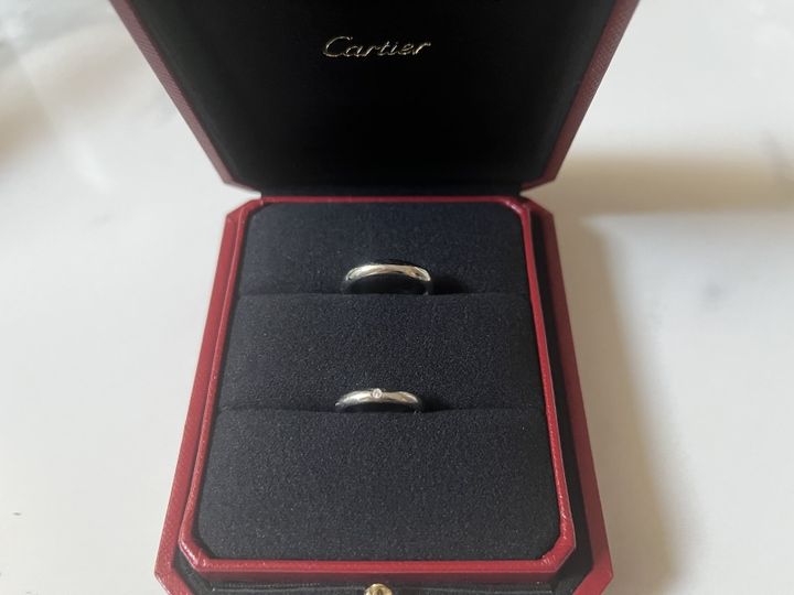 【カルティエ(Cartier)の口コミ】 無駄を削ぎ落とした完成度の高いデザインが魅力だと感じました。新婦の一…